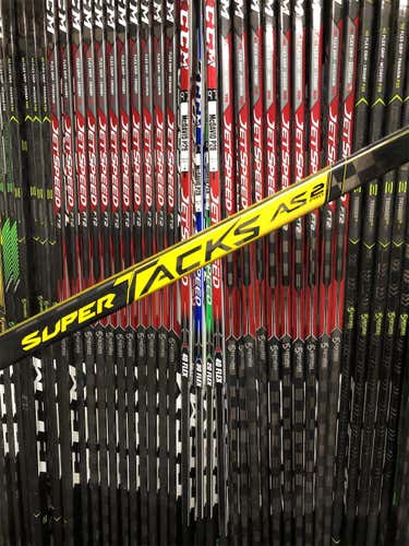 Junior Left Hand Super Tacks AS2 Pro Mid Pattern Hockey Stick