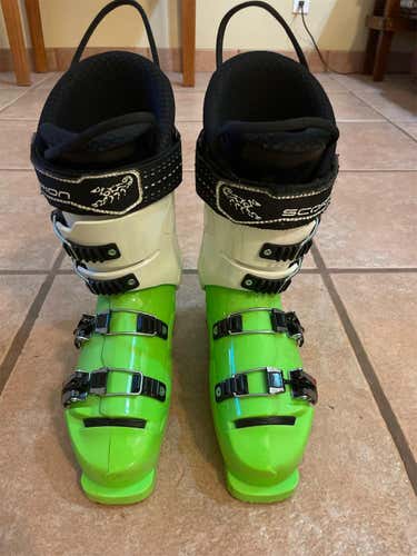 Dalbello Scorpion 130 Ski Boots Size 27.5