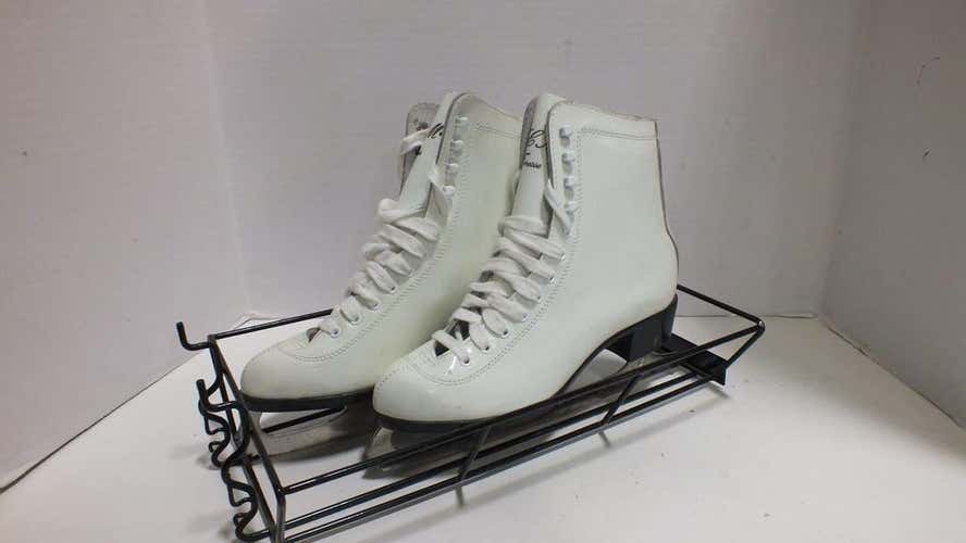 Used Ccm Finesse Senior 8 Ice Skates Womens Figure Skates