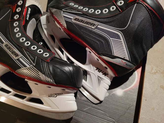 New Senior Bauer Vapor X500 Hockey Skates Regular Width Size 11
