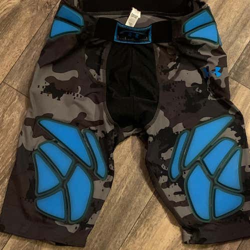 Used Medium Under Armour Game day Padded Girdle Camo