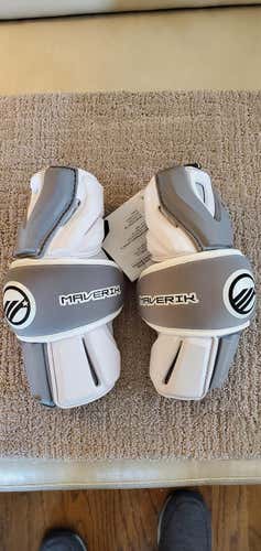 Used Medium Maverik Rome Arm Pads