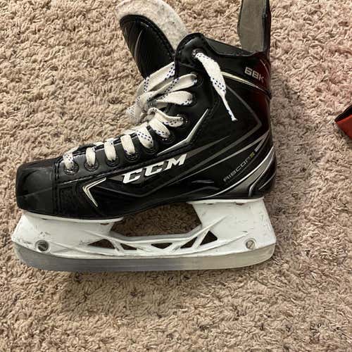 Junior CCM RibCor 68K Regular Width Size 4 Hockey Skates