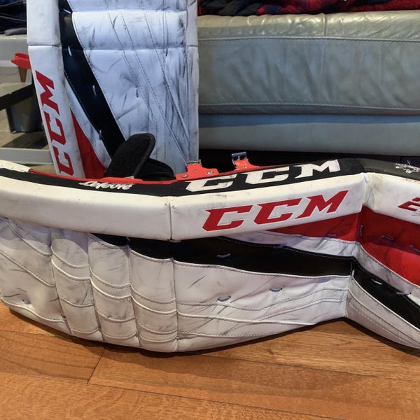Red Senior 32" CCM Extreme Flex III E3.9 Senior Goalie Leg Pads Goalie Leg Pads