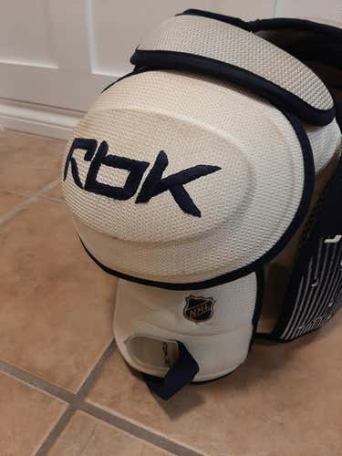 Used Senior Medium Reebok 7K Shoulder Pads Pro Stock