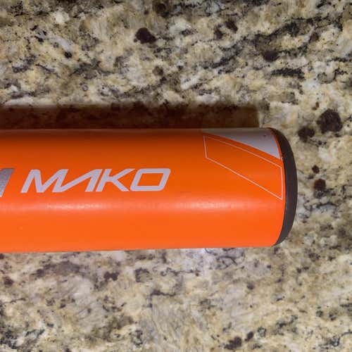 BARELY USED AT ALL!!! ORANGE BOMBER!!  Easton Mako 31/20 (-11)