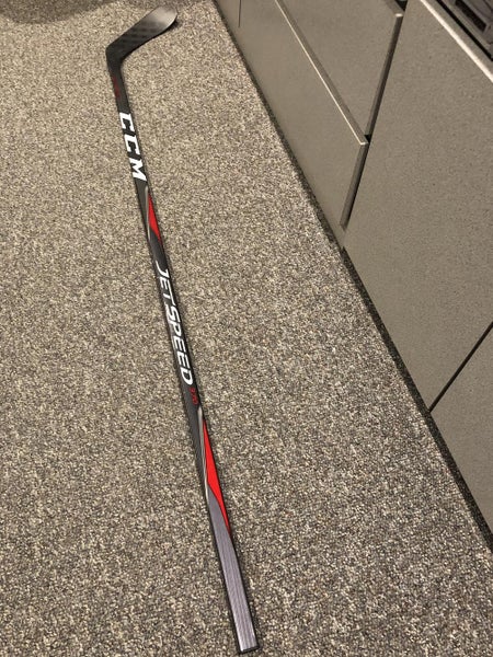 Used CCM Right Handed JetSpeed 370 Hockey Stick Senior 85 Flex Mcdavid P28