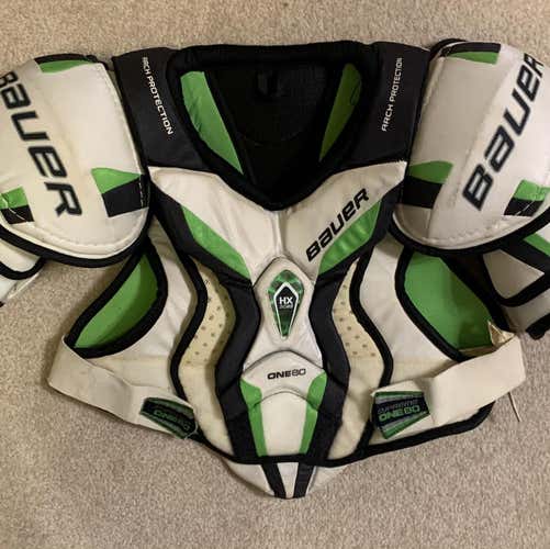 Senior Medium Bauer Supreme S180  Shoulder Pads