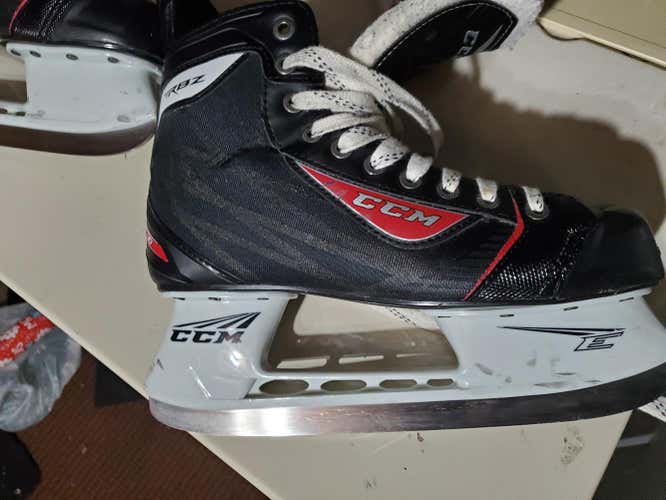 Used Senior CCM RBZ 40 Hockey Skates Size 9