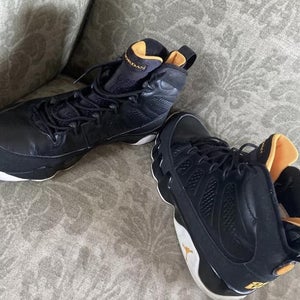 Unisex Size 11.5 (Women's 12.5) Air Jordan Shoes