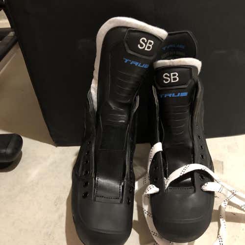 New True Skates Size 9