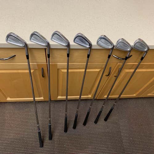 Titleist 690 CB Forged Iron Set (4-PW) Stiff