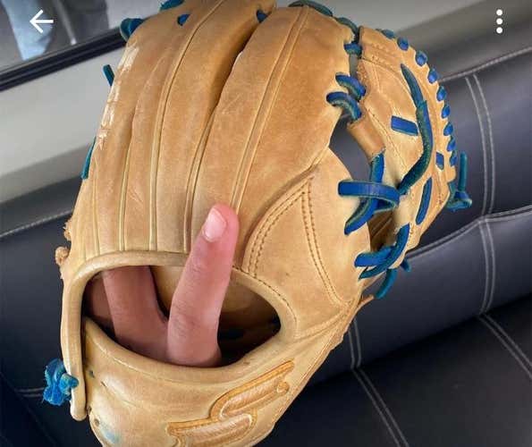 Used SSK Right Hand Throw White line Baseball Glove 11.5"