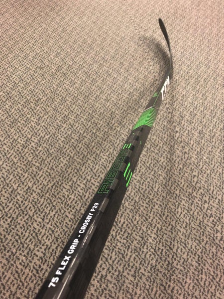 Senior Right Handed RibCor Trigger 4 PRO P29 Pattern 75 Flex Hockey Stick