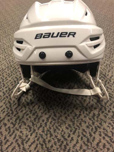 White New Medium Bauer Re-Akt 95 Helmet Out Of Box