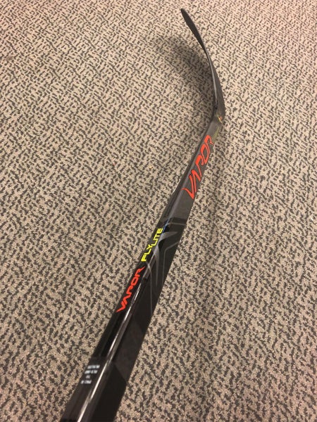 Senior Right Handed Vapor FlyLite P92 Pattern Pro Stock 70 Flex Hockey Stick