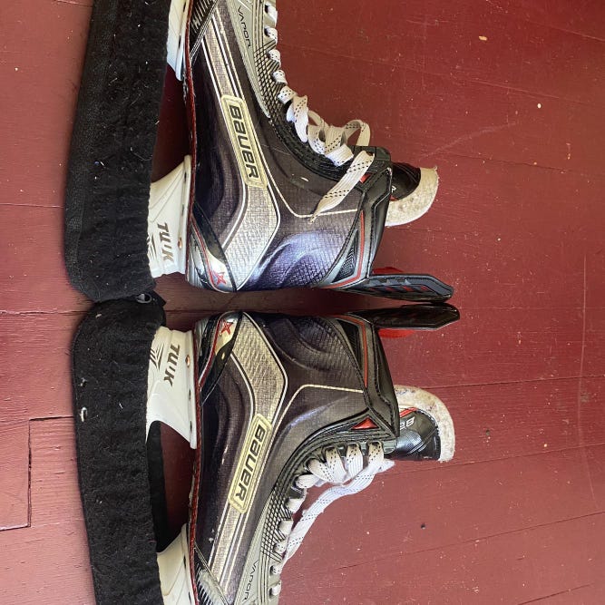 Senior Bauer Vapor 1X Extra Wide Width  Size 8 Hockey Skates