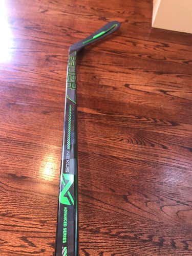 Senior Right Handed Nexus ADV P92 Blade Pattern Hockey Stick
