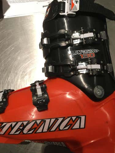 Size 10.5 Tecnica Racing Inferno 130 Ski Boots Stiff Flex