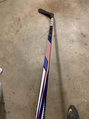New Bauer USA Vapor FlyLite Left Hand 77 Flex P92 Hockey Stick
