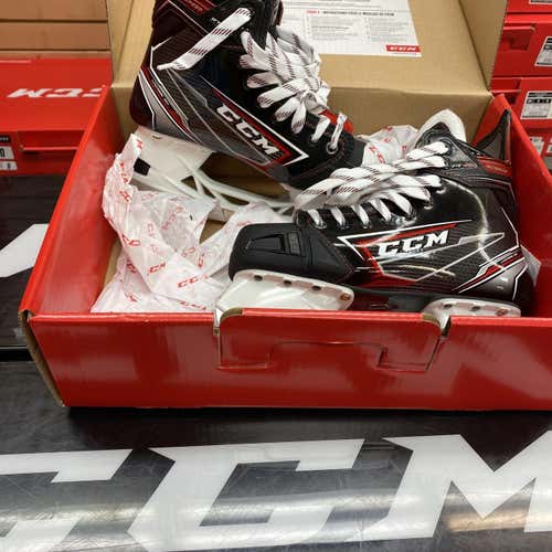 Junior CCM JetSpeed FT490 Regular Width Size 5.5 Hockey Skates