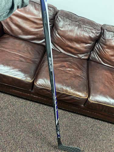 Intermediate Left Hand Vapor APX2 Hockey Stick