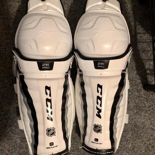 CCM 21k Pro Pro Stock Shin Pads NWT 14”