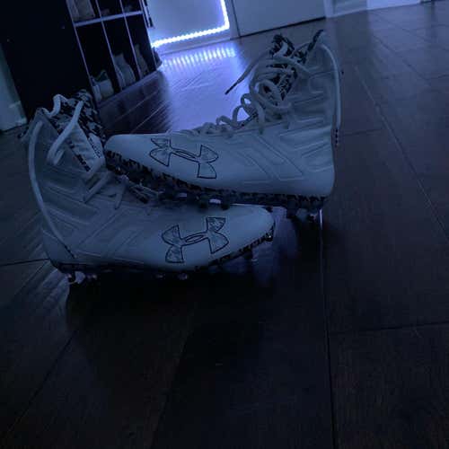 Under Armor Highlight Cleat