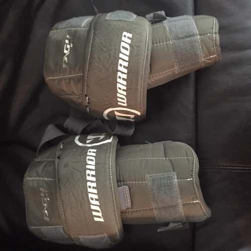 Used Warrior G4 INT Knee Pads