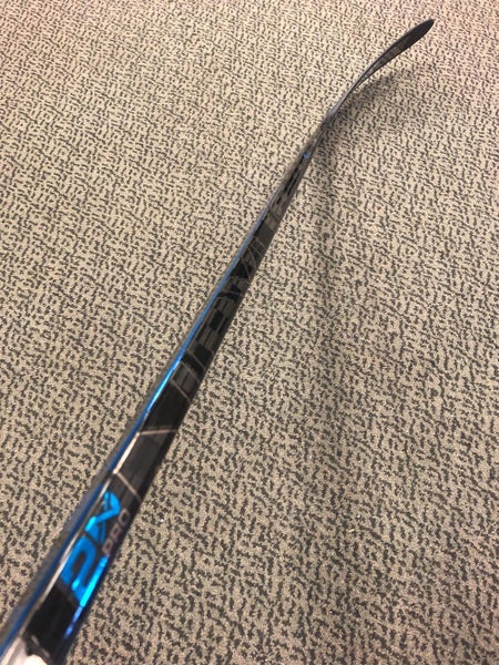Senior Left Hand Nexus 2N Pro Heel P92 Pattern 77 Flex Hockey Stick