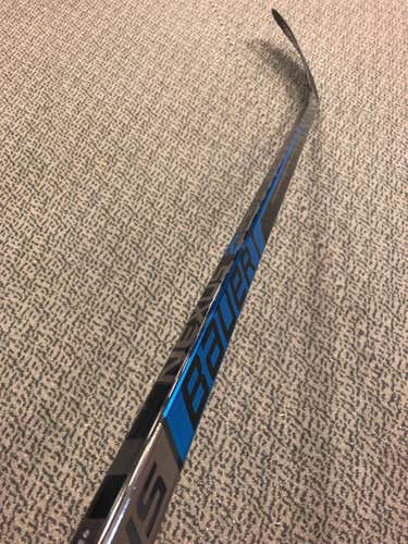 Senior Right Handed Nexus 2N Pro Heel P92 Pattern 77 Flex Hockey Stick