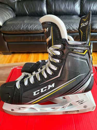 New Senior CCM Tacks 9080 Skates Size 9 EE