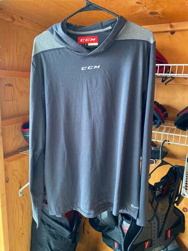 Gray Adult Large CCM Lightweight Pullover Hoodie