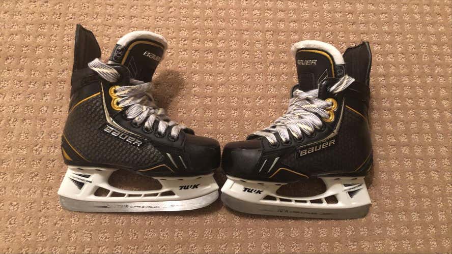 Youth Bauer Supreme One.9 Hockey Skates Regular Width Size 10 (lightly used)