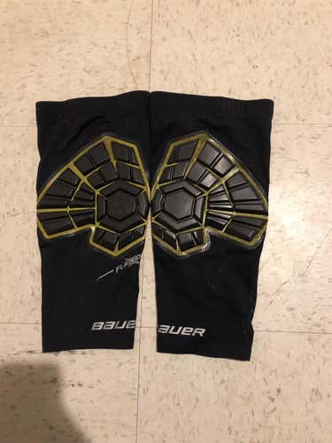 Senior Bauer Goalie Knee Pads