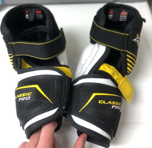 New Senior Medium CCM Tacks Elbow Pads