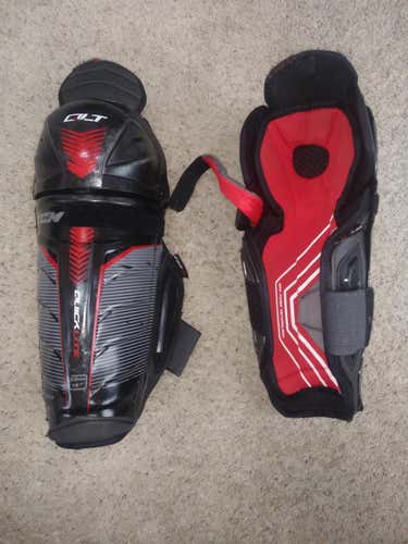 Used Junior CCM QuickLite Shin Pads