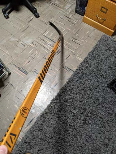 Used Warrior RH Alpha AK27 SL Stick, W28 75Flex