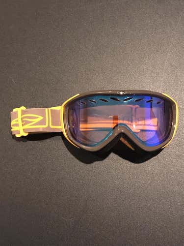 Gray Used Smith Medium Ski Goggles