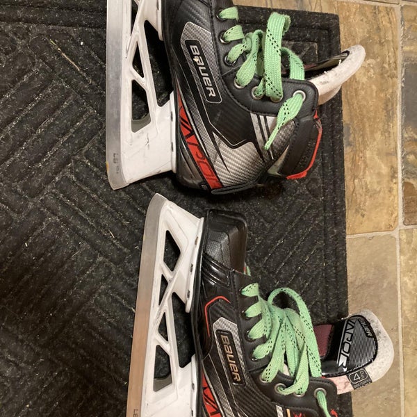 Junior Bauer Vapor x2.7 Regular Width Size 4.5 Goalie Skates