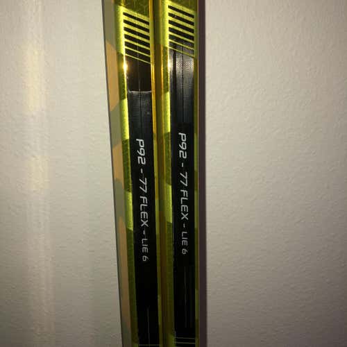 1 Senior Left Hand 77 Flex Supreme ultrasonic P92 Hockey Stick