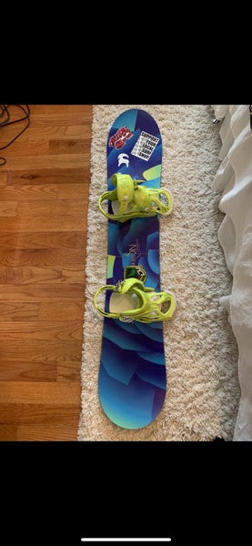 Women's Burton FEELGOOD FLYING V With Bindings Snowboard