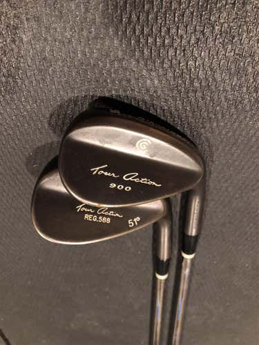 Men's Right Handed Tour Action 51, 56 Degree Wedge