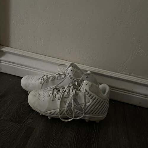 Youth Size 3.0 (Women's 4.0) New Balance