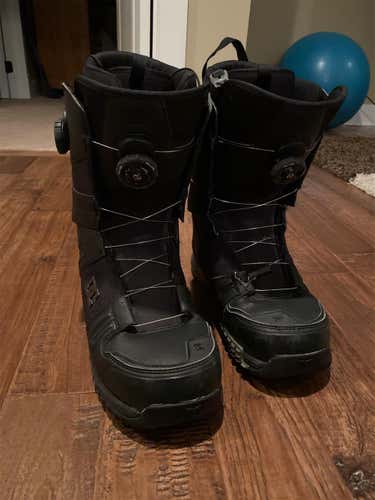 Men's Size 12 DC Judge (2011) Snowboard Boots