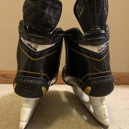 Senior Bauer Supreme TotalOne NXG Regular Width Size 9.5 Hockey Skates