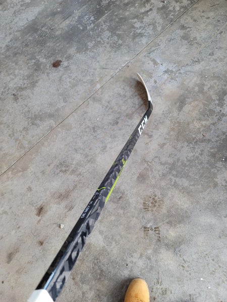 Used Senior CCM Right Handed Trigger 3D PMT Hockey Stick Mid Pattern Pro Stock