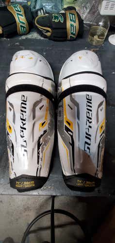 Used Senior Bauer Supreme 190 Shin Pads