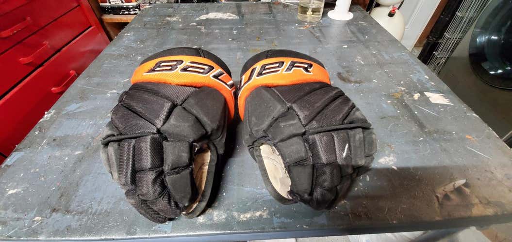 Black Used Senior Bauer Vapor Pro Team Gloves 13" Pro Stock