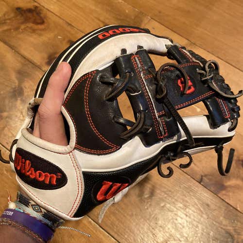 Wilson A2000 11.75 Inch Baseball Glove